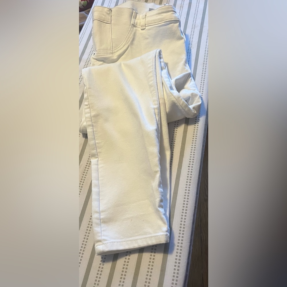 White skinny jeans